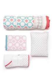 Going Home Newborn Bed + Bath Gift Set (Title: Miami Gift Newborn Gift Set)